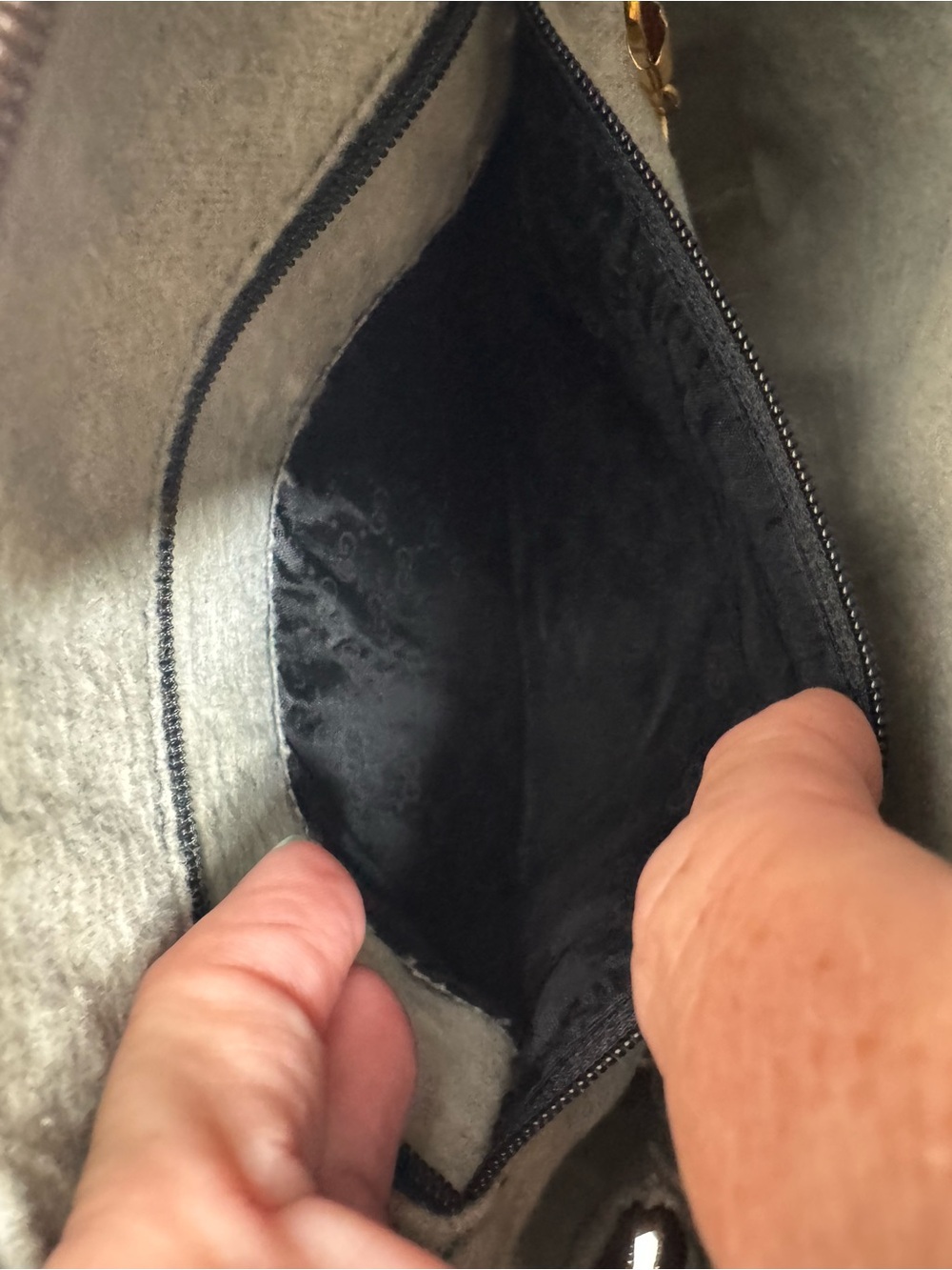 Gucci Black & Brown GG Monogram Crossbody - Picture 12 of 16